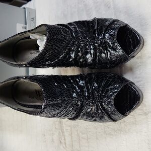 Worthington Sharla Platform Heels, Black reptile print, Size 8